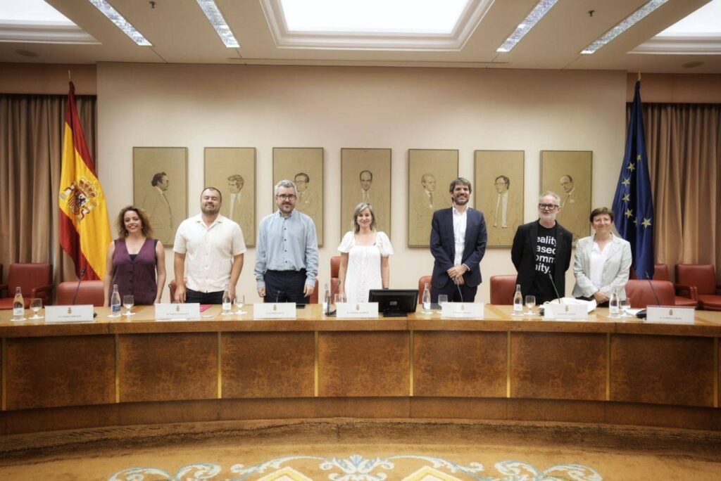 Varios representantes de Sumar presentan su proposición de ley sobre una Cultura que cuida | Sumar.