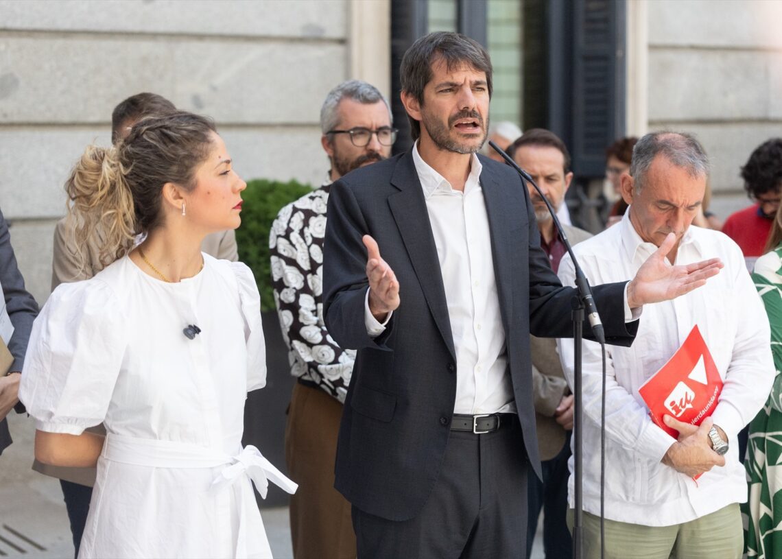 El ministro de Cultura, Ernest Urtasun, ofrece declaraciones a los medios tras la reunión de seguimiento del pacto del Gobierno de coalición entre PSOE y Sumar, en el Congreso de los Diputados, a 2 de julio de 2025, en Madrid | Eduardo Parra / Europa Press