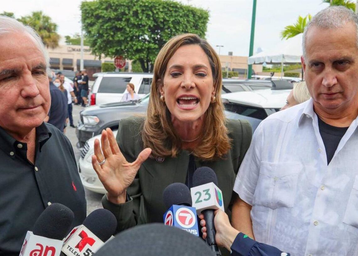Archivo - Los congresistas de Estados Unidos Carlos Giménez, María Elvira Salazar y Mario Díaz-BalartEuropa Press/Contacto/Al Diaz - Archivo