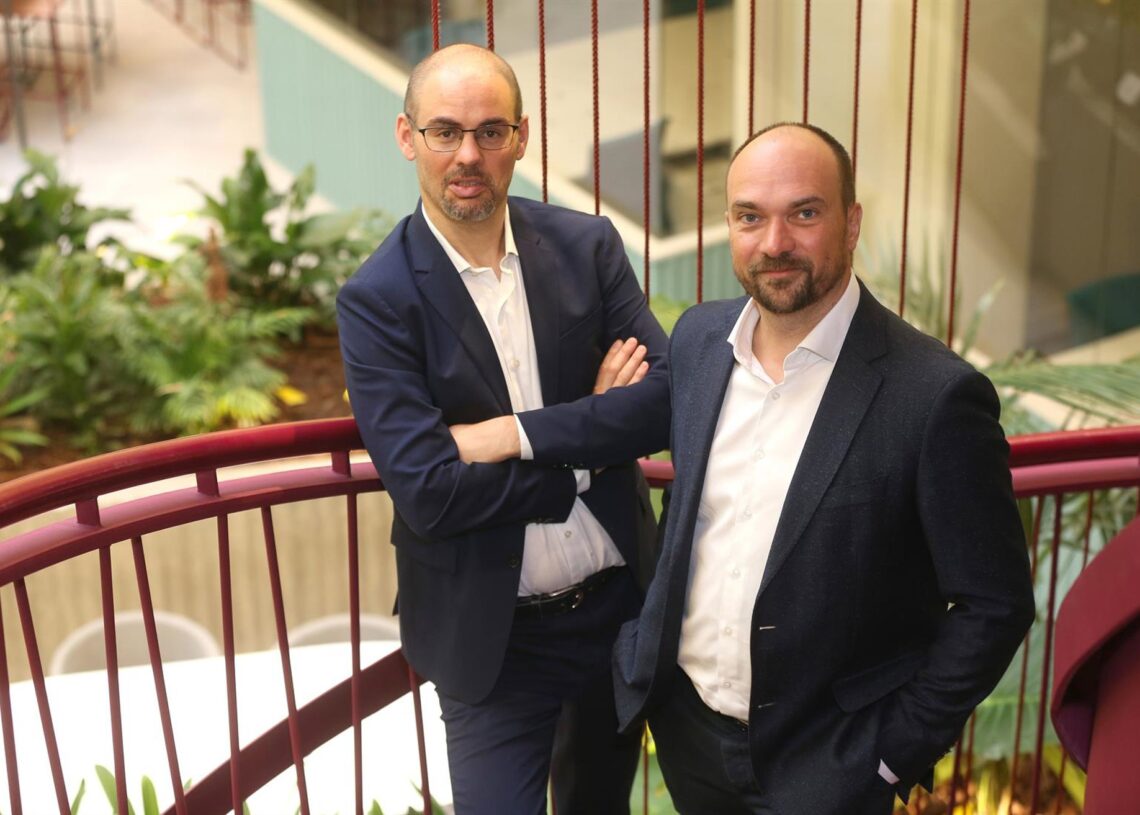 Archivo - El fundador de Indexa Capital, Unai Ansejo (i), y el consejero delegado de Indexa Capital, François Derbaix (d), a 21 octubre de 2021, en Madrid.Isabel Infantes - Europa Press - Archivo