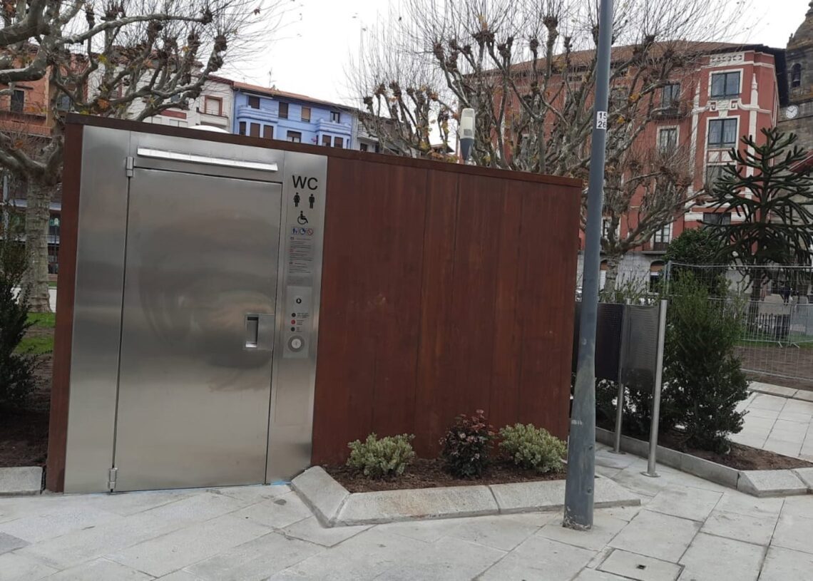 Archivo - Imagen de recurso de un baño público.AYUNTAMIENTO DE BERMEO - Archivo