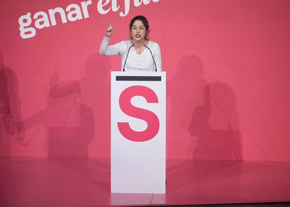 Archivo - La nueva coordinadora general de Sumar, Lara Hernández, interviene durante la clausura de la Asamblea Estatal de Sumar, en el Teatro Alcázar, a 30 de marzo de 2025, en Madrid (España).Jesús Hellín - Europa Press - Archivo
