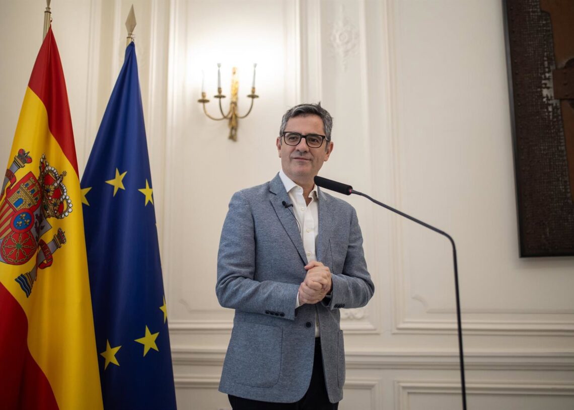 El ministro de la Presidencia, Justicia y Relaciones con las Cortes, Félix Bolaños, ofrece una rueda de prensa con motivo de las solicitudes recibidas de las Becas SERÉ, en el Palacio de Parcent, a 28 de junio de 2025, en Madrid (España).Alejandro Martínez Vélez - Europa Press
