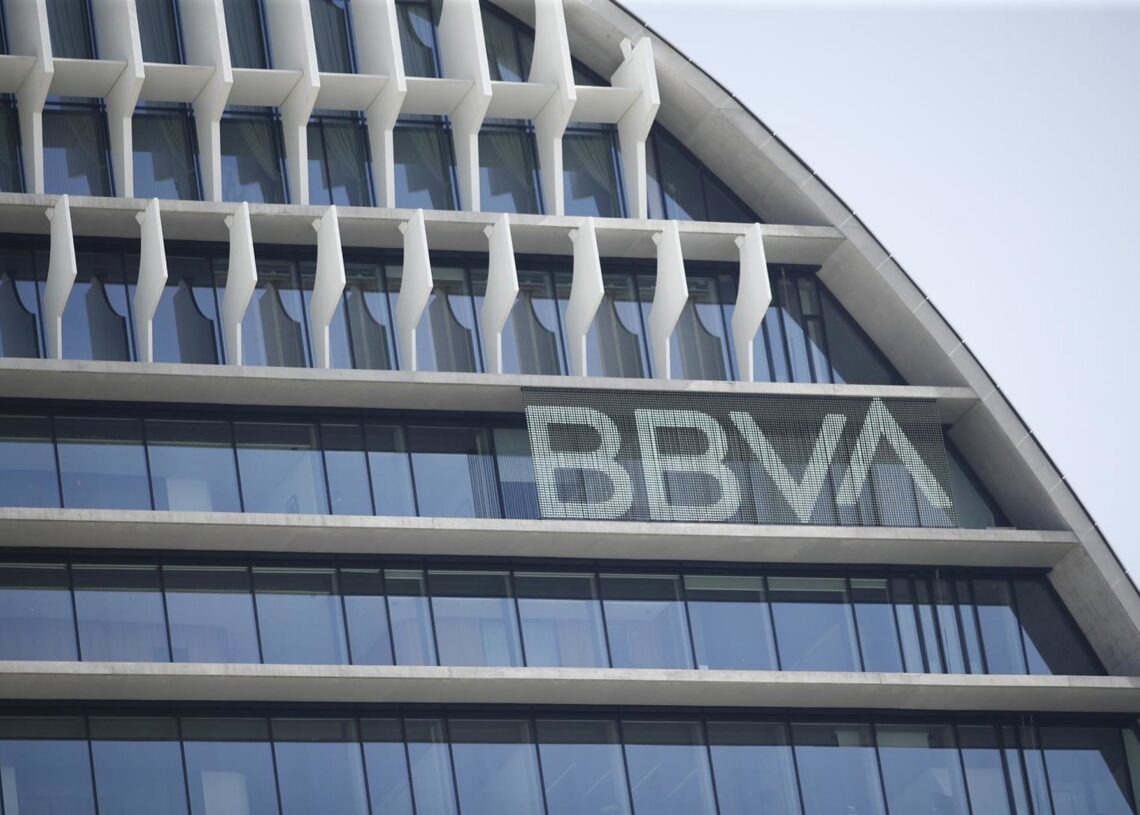Archivo - Logo de BBVA en 'La Vela', sede el banco en Madrid.Eduardo Parra - Europa Press - Archivo