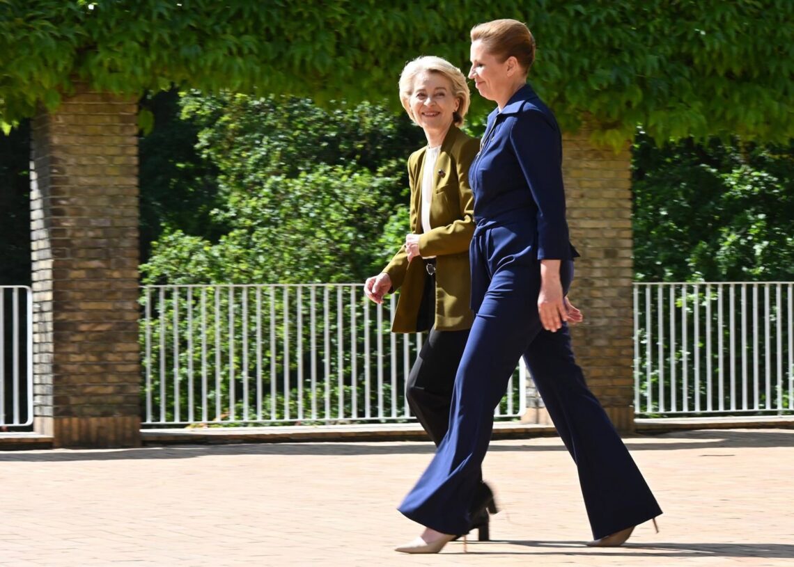 03 July 2025, Denmark, Aarhus: Ursula von der Leyen (L), President of the European Commission, and Mette Frederiksen, Prime Minister of Denmark, walk side by side in front of the university. Denmark kicks off its six-month EU Council Presidency with a fesAnsgar Haase/dpa