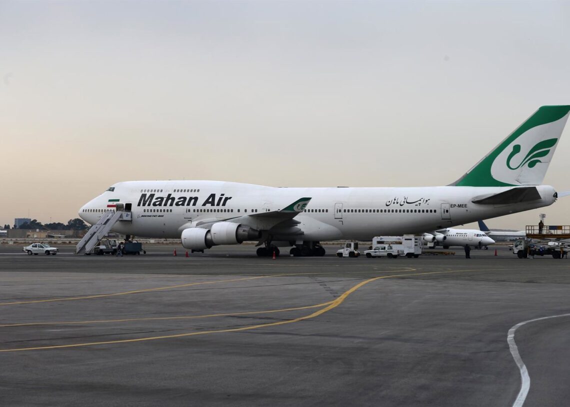 Archivo - Un avión en el aeropuerto de Mehrabad, en el oeste de Teherán Europa Press/Contacto/Rouzbeh Fouladi - Archivo