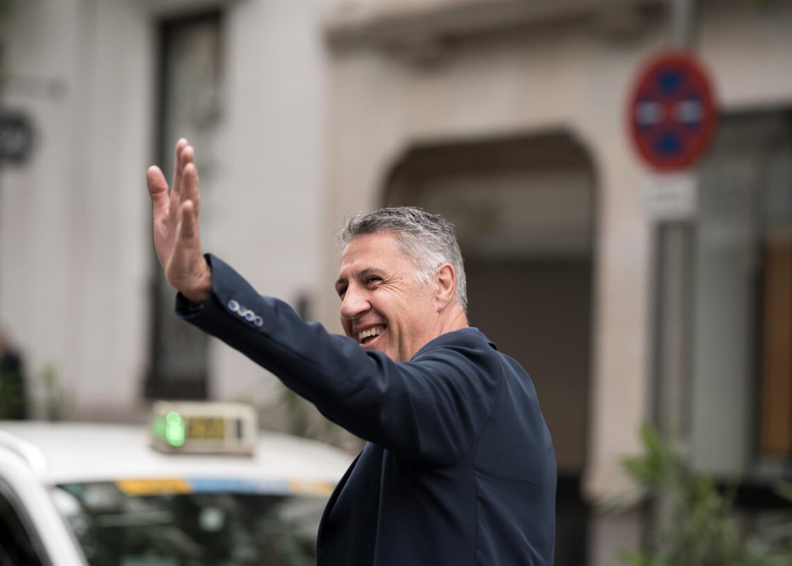 Archivo - El alcalde de Badalona, Xabier García Albiol,  a su llegada a la reunión de la Junta Directiva Nacional del Partido Popular (PP) en la sede de calle Génova, a 19 de mayo de 2025, en Madrid (España).Diego Radamés - Europa Press - Archivo