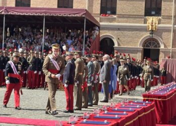 Su Majestad el Rey, Don Felipe VI, en la entrega de Reales Despachos a los 489 nuevos oficiales del Ejército y la Guardia Civil egresados de la Academia General Militar.EUROPA PRESS.