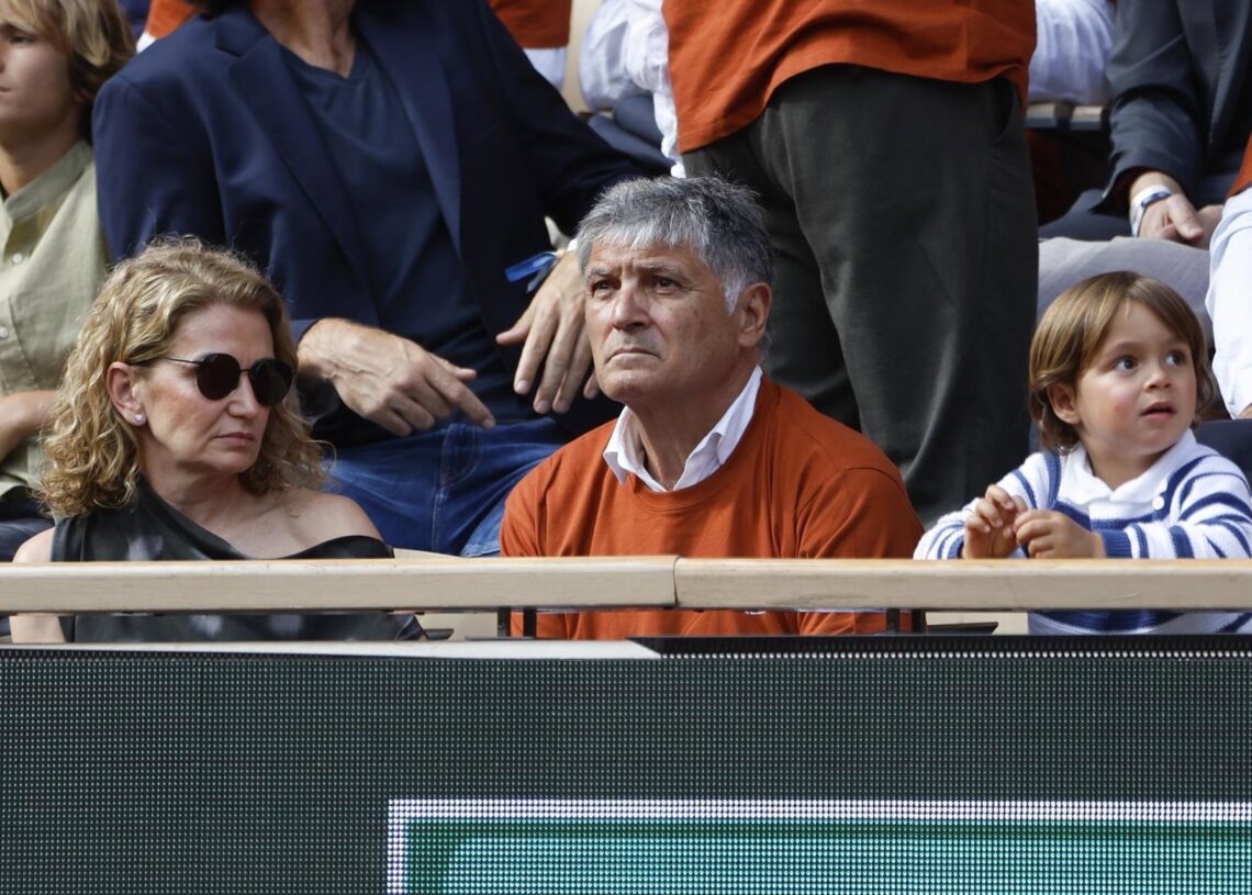 La vicesecretaria de Movilización y Reto Digital, Noelia Núñez, y el tío de Rafa Nadal y director de la Rafa Nadal Academy by Movistar, Toni Nadal, durante el XXI Congreso Nacional del Partido Popular, a 4 de julio de 2025, en Madrid (España).Alberto Ortega - Europa Press