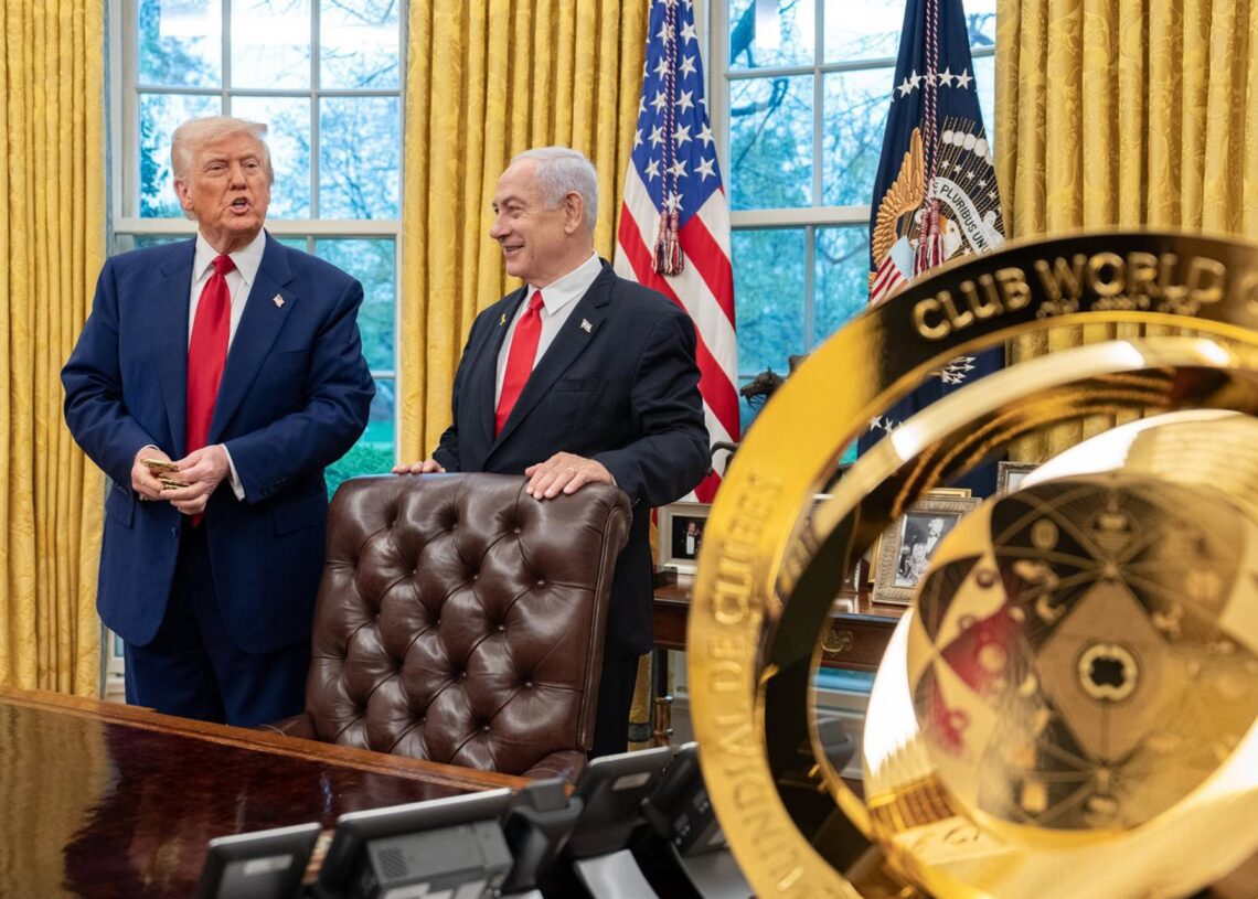 Archivo - De izquierda a derecha: el presidente de Estados Unidos, Donald Trump, junto al primer ministro de Israel, Benjamin NetanyahuEuropa Press/Contacto/White House - Archivo