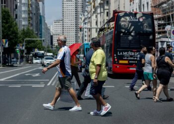 Turistas, a 1 de julio de 2025, en Madrid (España). Ricardo Rubio - Europa Press