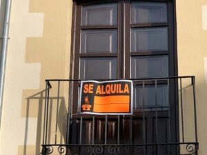 Seguro de impago para aquileres jóvenes: ¿cómo funciona la nueva medida del Gobierno para fomentar el acceso a la vivienda?