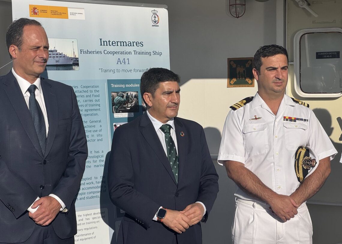El delegado del Gobierno en Galicia, Pedro Blanco, inaugura un curso en el Buque IntermaresDELEGACIÓN DEL GOBIERNO EN GALICIA