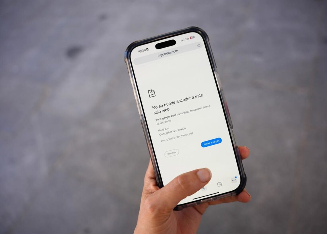 Archivo - (Foto de ARCHIVO) Un teléfono móvil sin señalMARÍA JOSÉ LÓPEZ / EUROPA PRESS - Archivo