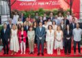 El presidente del Gobierno, Pedro Sánchez (c), posa junto a los miembros de la Ejecutiva del PSOE, tras la reunión de la Comisión Ejecutiva Federal en la sede de Ferraz, a 7 de julio de 2025, en Madrid (España). Alejandro Martínez Vélez - Europa Press