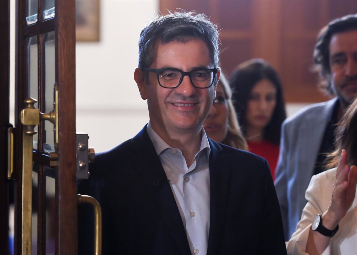 El ministro de la Presidencia, Justicia y Relaciones con las Cortes, Félix Bolaños, llega a 'Los Desayunos del Ateneo', en el Ateneo de Madrid, a 7 de julio de 2025, en Madrid (España).Gustavo Valiente - Europa Press