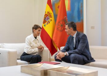 Archivo - El presidente del Gobierno, Pedro Sánchez, durante su reunión con la presidenta de Navarra, María Chivite, en el Complejo de La Moncloa, a 10 de octubre de 2024, en Madrid (España). Alejandro Martínez Vélez - Europa Press - Archivo