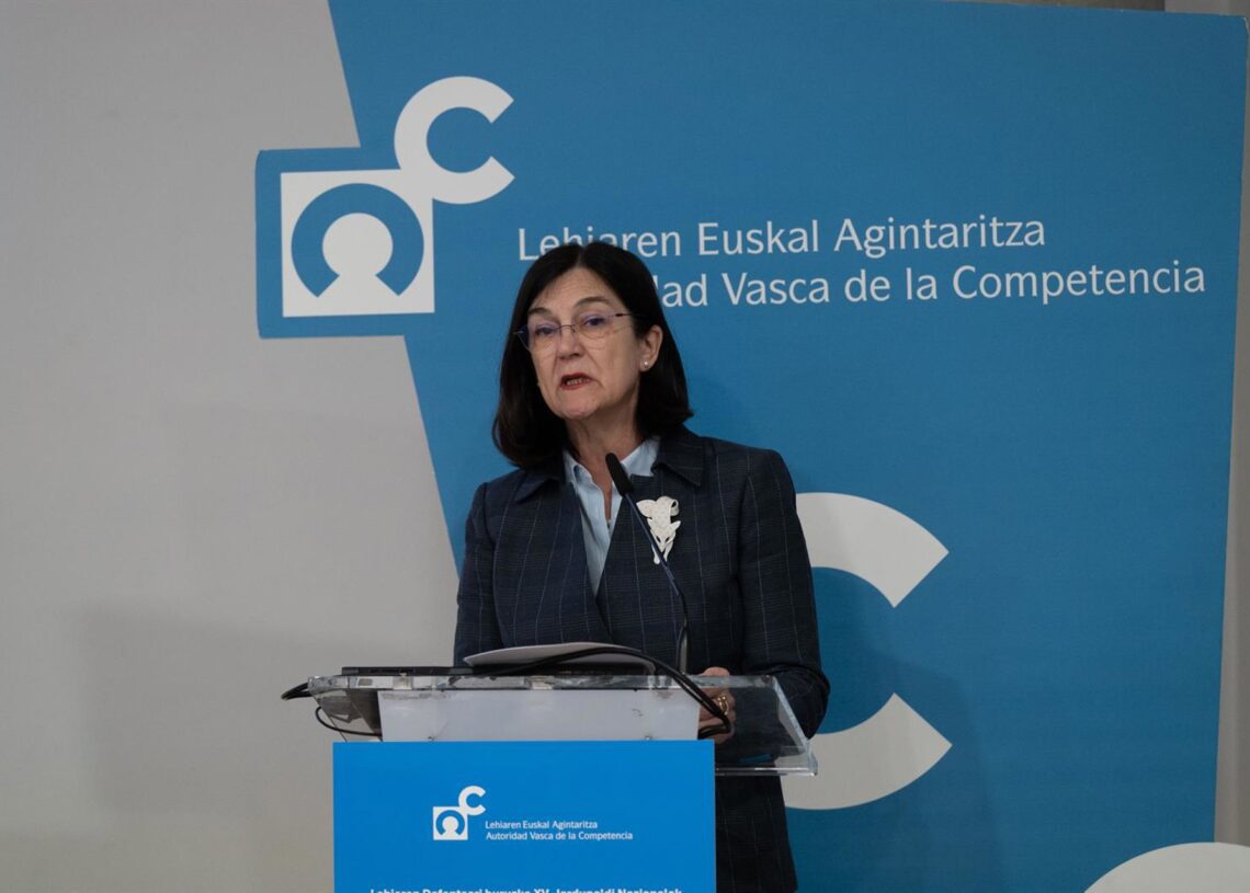 Archivo - La presidenta de la CNMC, Cani Fernández, durante las XV Jornadas Nacionales de Defensa, a 17 de octubre de 2024, en Bilbao, Vizcaya, País Vasco (España). La Autoridad Vasca de la Competencia organiza las XV Jornadas Nacionales de Defensa de la David de Haro - Europa Press - Archivo