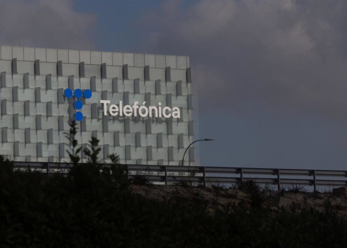 Archivo - Fachada de la sede de TelefónicaEduardo Parra - Europa Press - Archivo