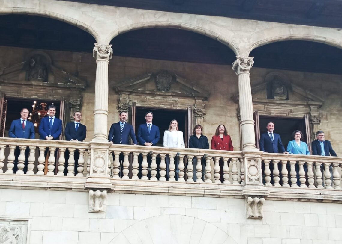 Los miembros del Govern, en el Consolat de Mar.EUROPA PRESS
