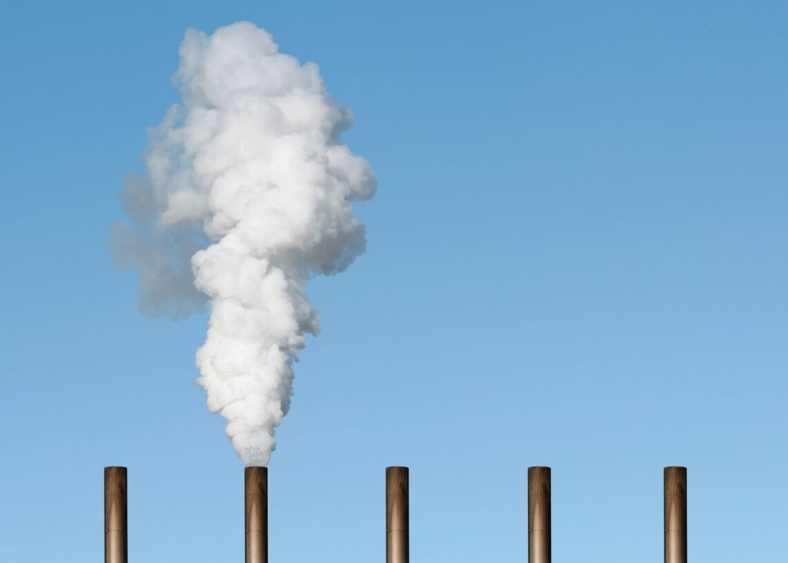 Archivo - Industria, chimeneas, empresas. ContaminaciónSHARPLY_DONE - Archivo