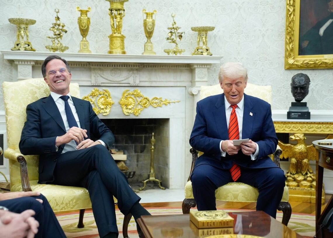 Archivo - Mark Rutte y Donald Trump, durante una reunión en mayo de 2025 Europa Press/Contacto/Yuri Gripas-Pool - Archivo