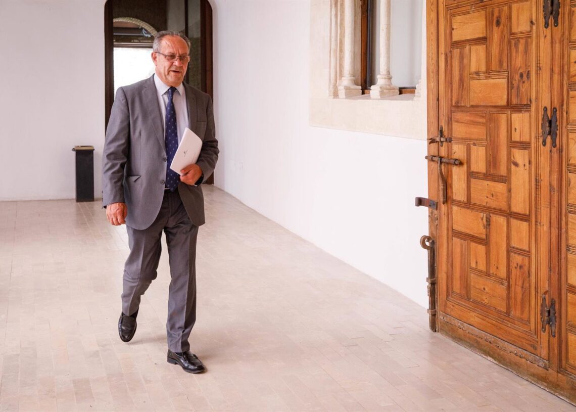 El consejero de Hacienda, Administraciones Públicas y Transformación Digital de Castilla-La Mancha, Juan Alfonso Ruiz MolinaDAVID ESTEBAN GONZALEZ/JCCM