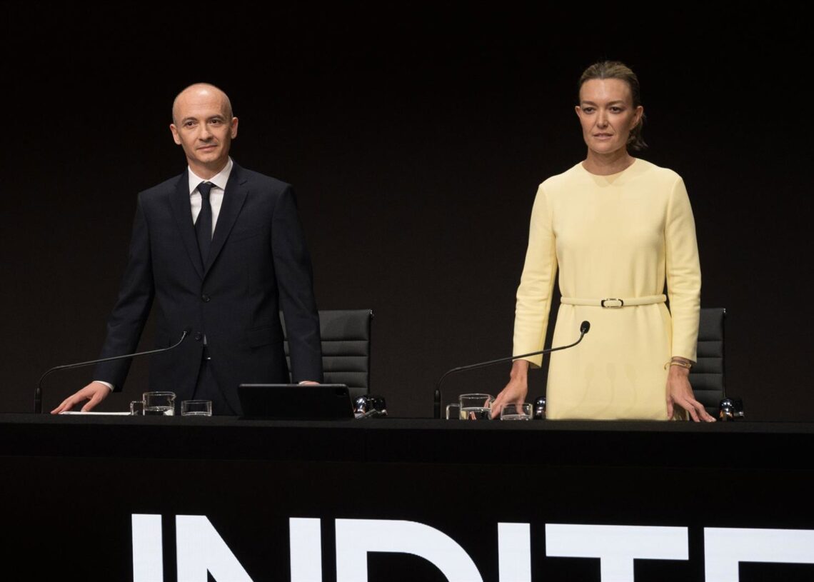 La presidenta de Inditex, Marta Ortega, y el consejero delegado, Óscar García, Maceiras, durante la Junta General de accionistas de Inditex, a 15 de julio de 2025, en Arteixo, A Coruña, Galicia (España). La junta de accionistas de Inditex apruuba hoy un pM. Dylan - Europa Press