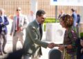 El presidente de la Junta, Juanma Moreno, saluda a la vicepresidenta primera y ministra de Hacienda, María Jesús Montero, en el acto de inicio de las obras del subtramo III de la Línea 3 de metro de Sevilla. (Foto archivo del 20 de junio de 2025).Joaquin Corchero - Europa Press