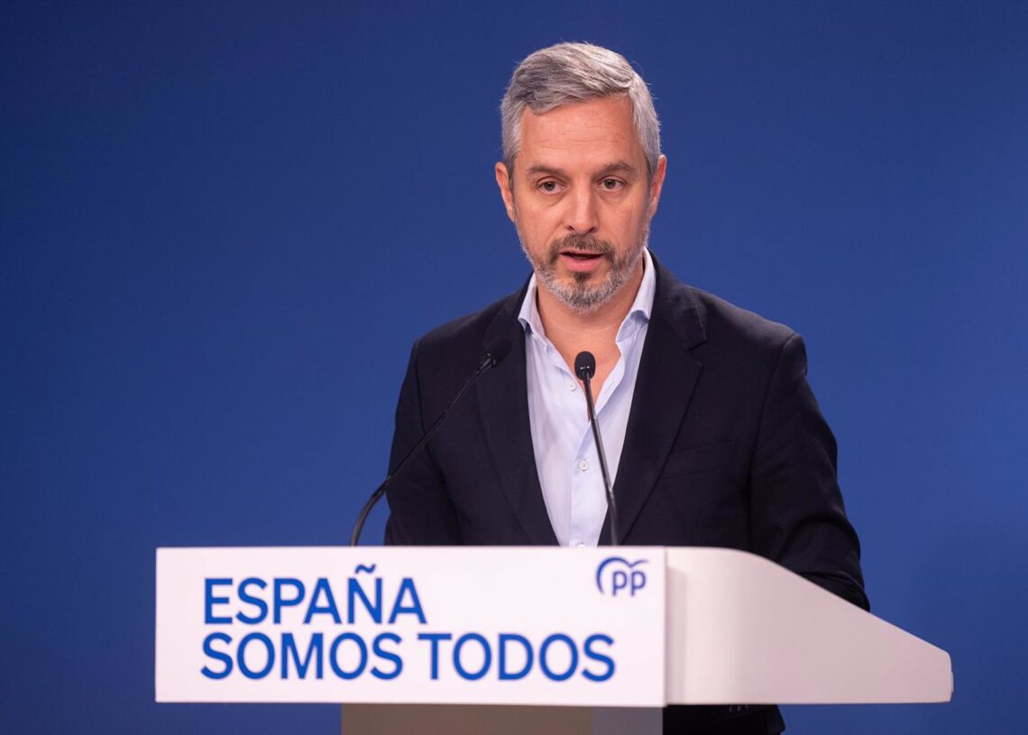 Archivo - El vicesecretario de Economía, Juan Bravo, en rueda de prensa este domingo en la sede el PP.DIEGO PUERTA - Archivo