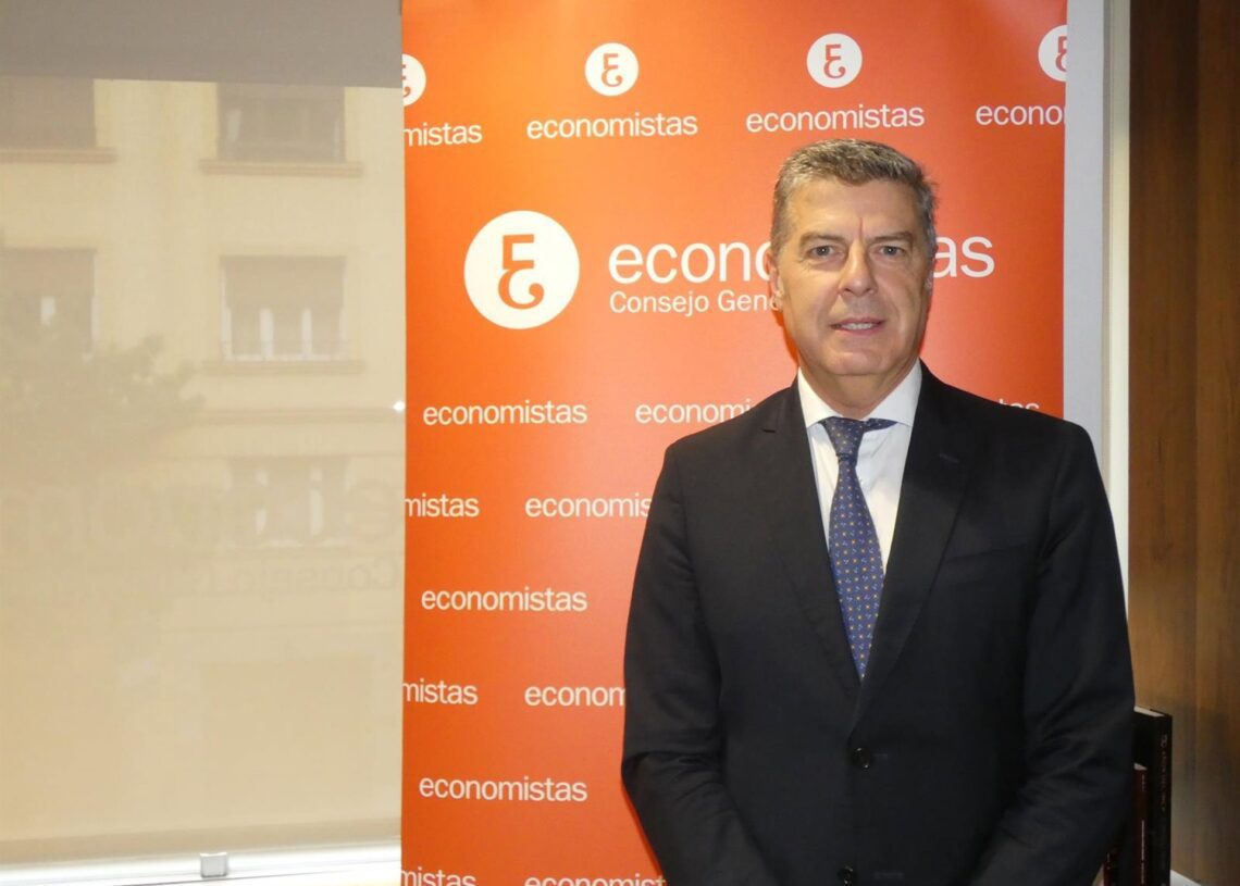 Archivo - Miguel Ángel Vázquez, nuevo presidente del Consejo General de Economistas (CGE)CGE - Archivo