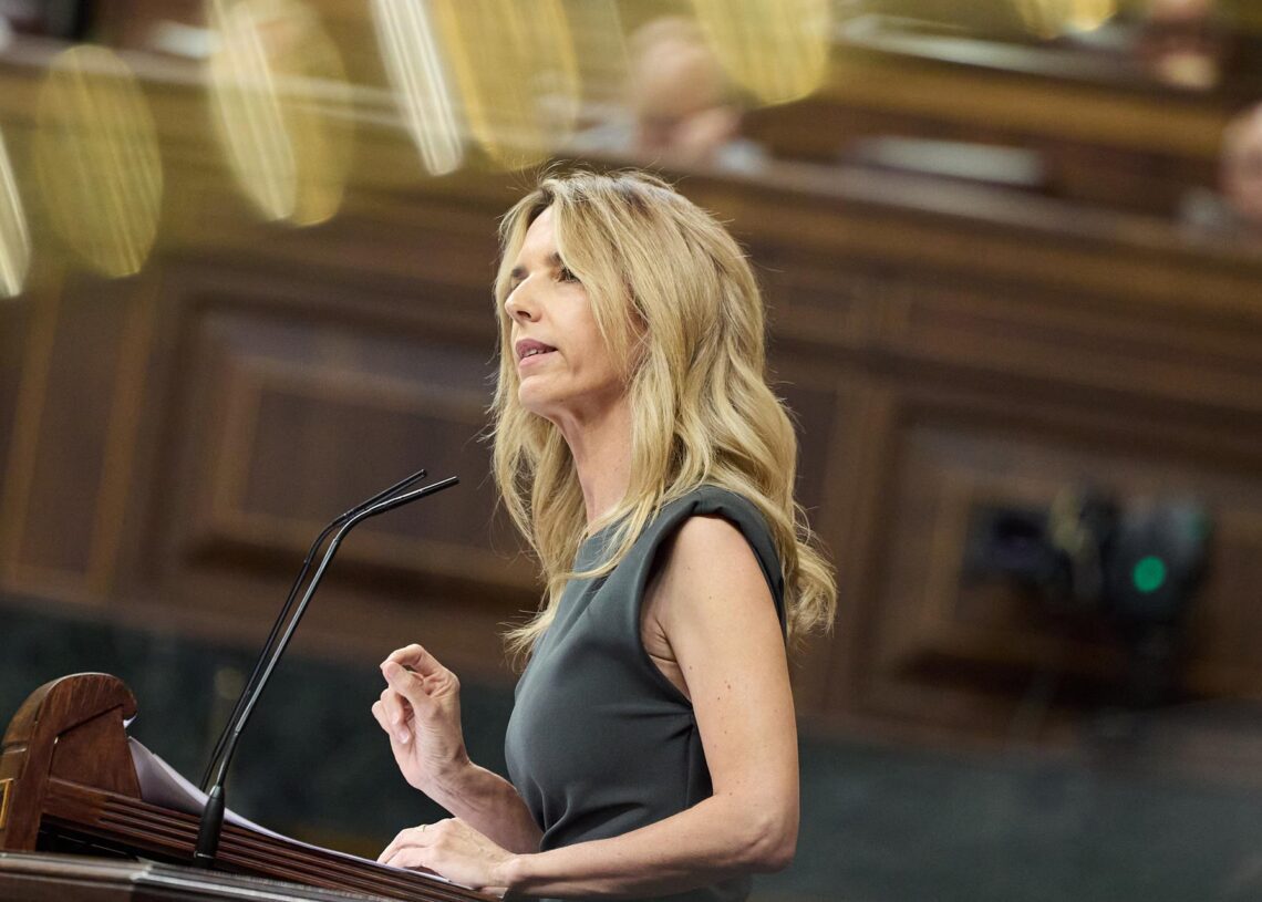 La portavoz adjunta del PP en el Congreso, Cayetana Álvarez de Toledo, durante el pleno extraordinario en el Congreso de los diputados, a 8 de julio de 2025, en Madrid (España).Jesús Hellín - Europa Press