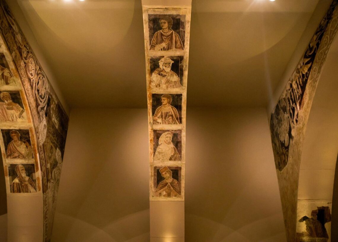 Archivo - Detalle de las pinturas murales del Monasterio de Sijena expuestas en el Museu Nacional d’Art de Catalunya (MNAC).Kike Rincón - Europa Press - Archivo