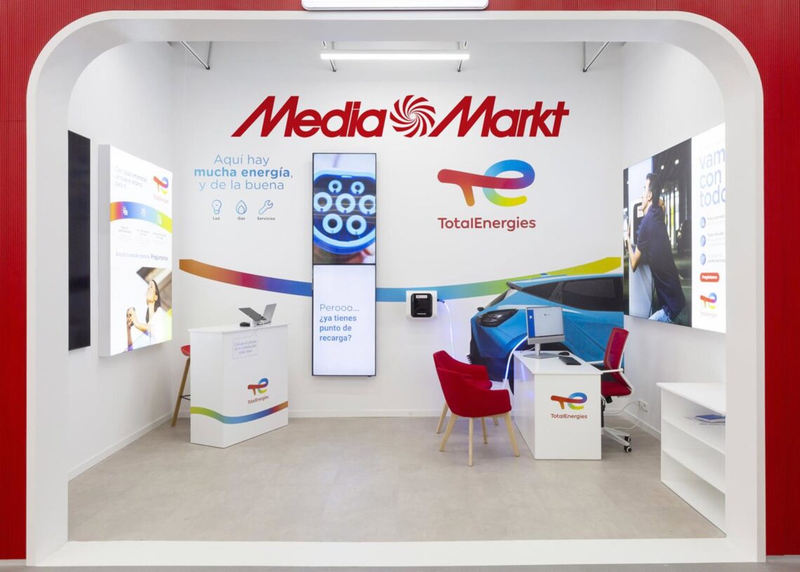 TotalEnergies y Mediamarkt renuevan su alianza estratégica hasta 2029 tras seis años de alianza.TOTALENERGIES Y MEDIAMARKT