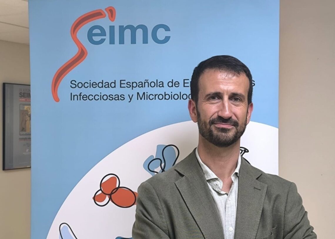 Archivo - Imagen de archivo del presidente de la Sociedad Española de Enfermedades Infecciosas y Microbiología Clínica (SEIMC), Javier Membrillo.SEIMC - Archivo