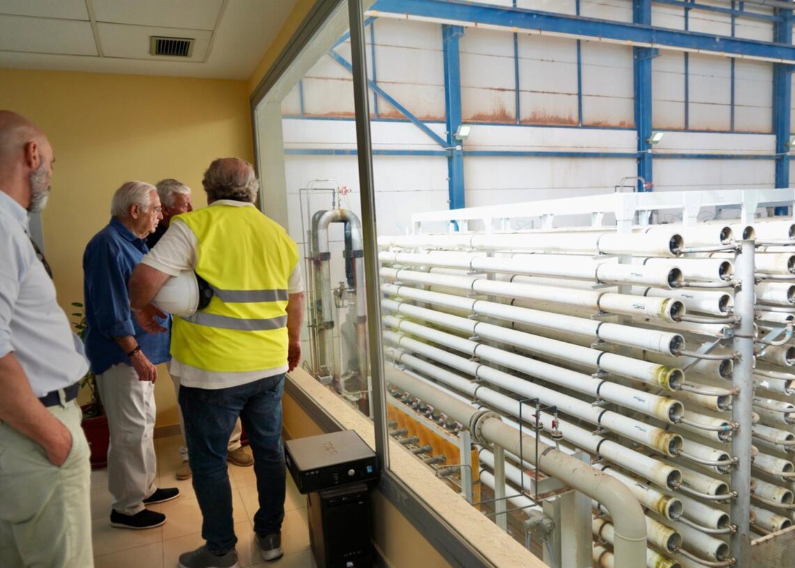 Imbroda en su visita a las instalaciones de la desaladoraGOBIERNO DE MELILLA