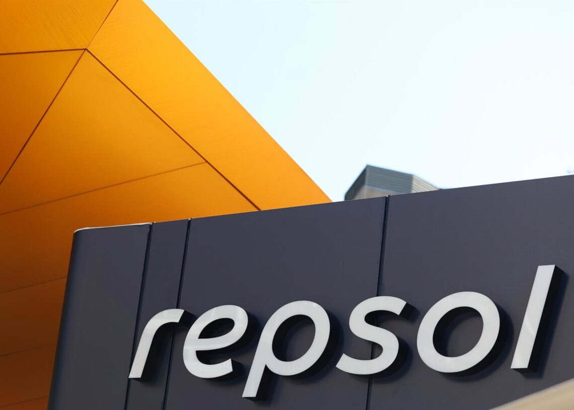 Una estación de servicio Repsol con la nueva imagen de marca, a 27 de junio de 2025, en Madrid (España). Repsol ha estrenado su nueva imagen de marca para adaptarla a la estrategia de la compañía. La nueva identidad visual será implementada en los activosMarta Fernández - Europa Press