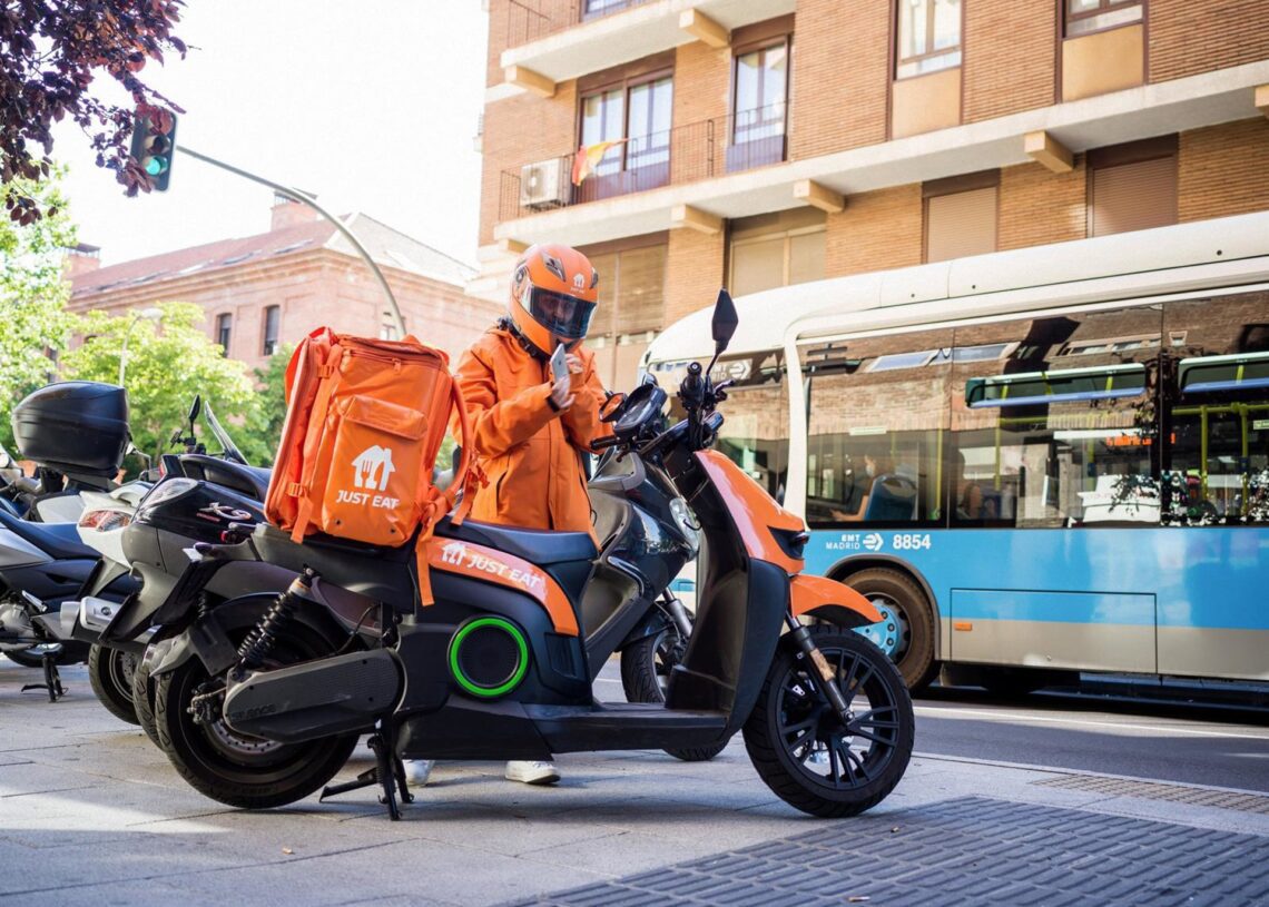 Archivo - Parlamento Europeo.- UGT celebra la aprobación de la 'Ley Rider' europea, que beneficiará a casi 40 millones de 'riders'JUST EAT - Archivo