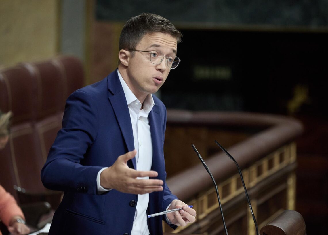 Archivo - (Foto de ARCHIVO) El exportavor parlamentario de Sumar, Iñigo Errejón, interviene durante una sesión de control al Gobierno, en el Congreso de los Diputados, a 9 de octubre de 2024, en Madrid (España).Europa Press - Archivo