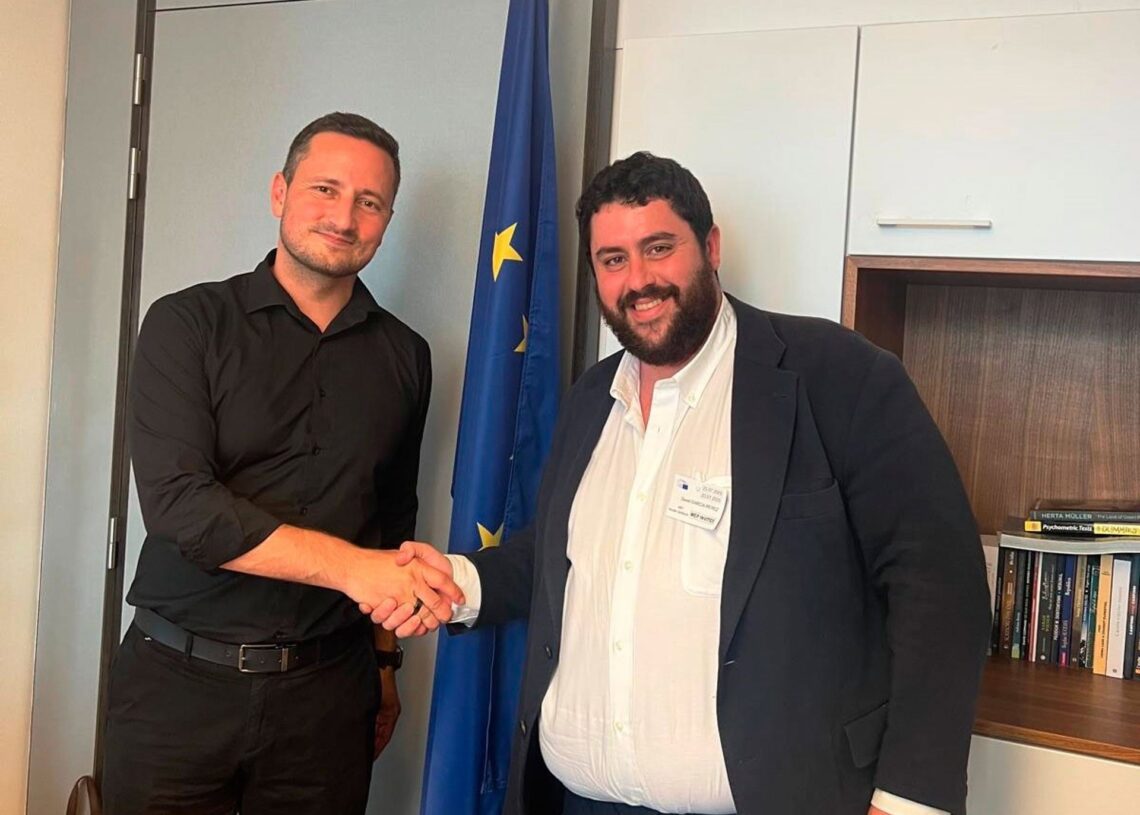 El alcalde de Nules y presidente de Unión Municipalista, David García, se ha reunido en Bruselas con el vicepresidente del Parlamento Europeo, Nicolae StefanutaUNIÓ MUNICIPALISTA