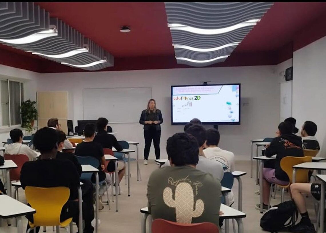 Imagen de archivo de una sesión del Proyecto EdufinetUNICAJA