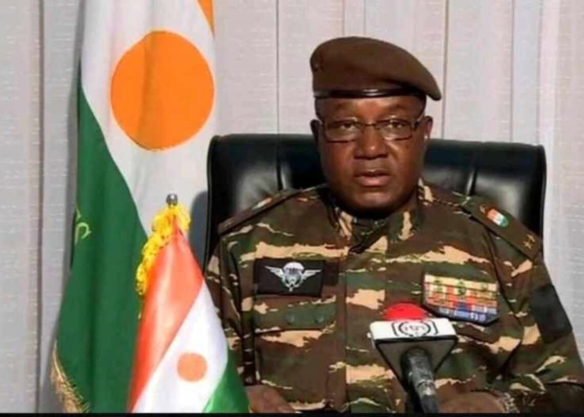 Archivo - El general nigerino Abdourahamane TchianiOFICINA DE LA RADIO Y TELEVISIÓN DE NÍGER