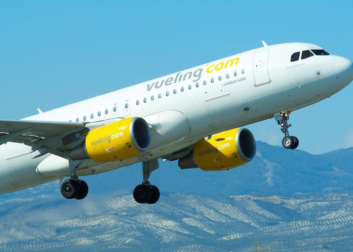 Archivo - Imagen de archivo de un vuelo de Vueling VUELING - Archivo