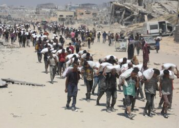 Imagen de archivo de recogida de ayuda humanitaria en Gaza Europa Press/Contacto/Omar Ashtawy