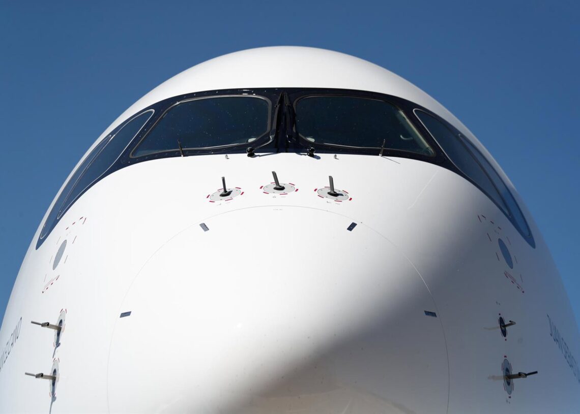 Archivo - La cabina de un aviónÓscar J.Barroso - Europa Press - Archivo