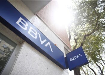 Archivo - Imagen del nuevo logo del BBVA en una oficina del banco en Madrid.Eduardo Parra - Europa Press - Archivo
