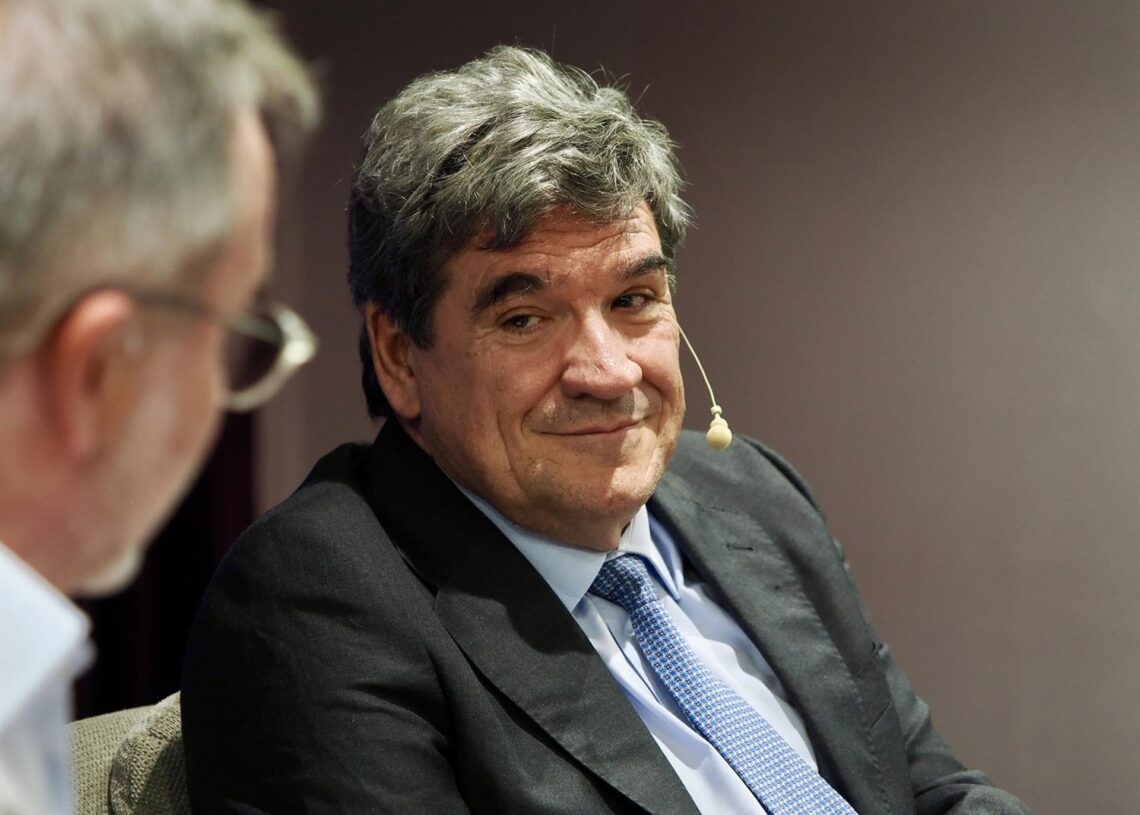 El gobernador del Banco de España, José Luis Escrivá, durante su intervención en el Foro Económico de El Norte de Castilla, en el  Hotel Vincci Frontaura, a 28 de julio de 2025, en Valladolid (España).Photogenic - Europa Press