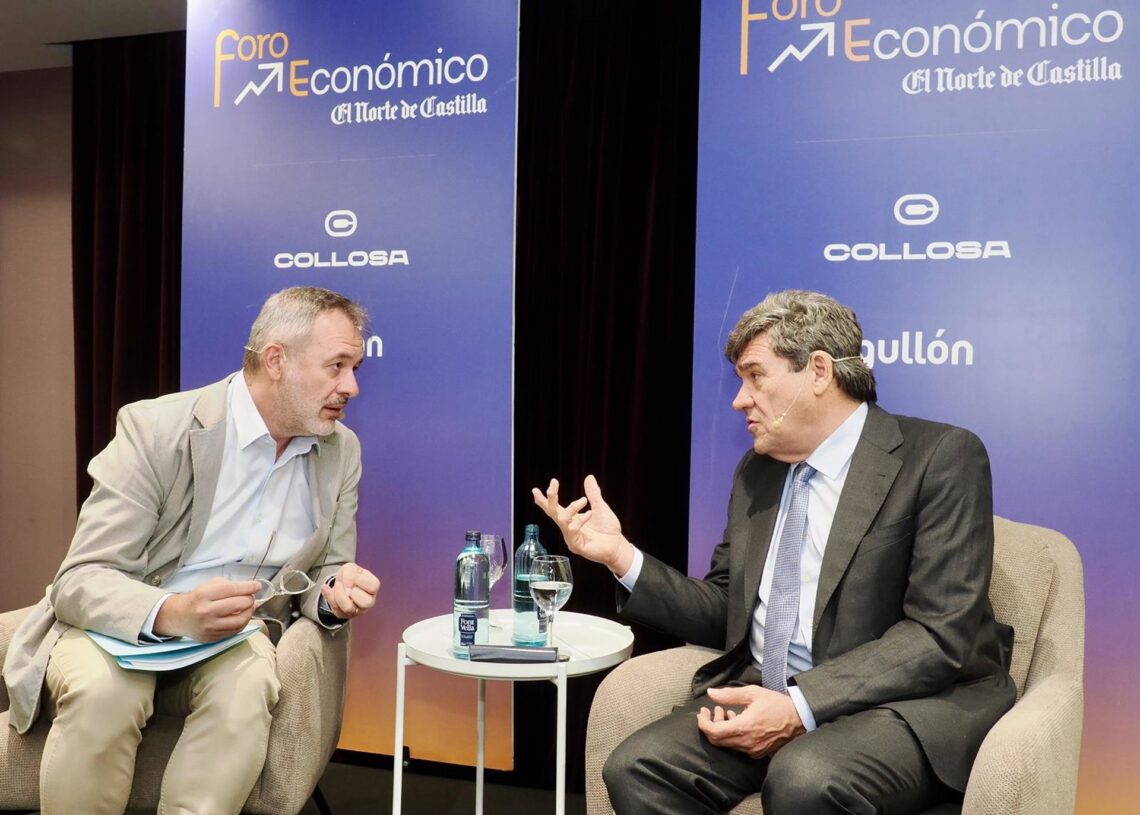 El gobernador del Banco de España, José Luis Escrivá, durante su intervención en el Foro Económico de El Norte de Castilla, en el  Hotel Vincci Frontaura, a 28 de julio de 2025, en Valladolid (España).Photogenic - Europa Press