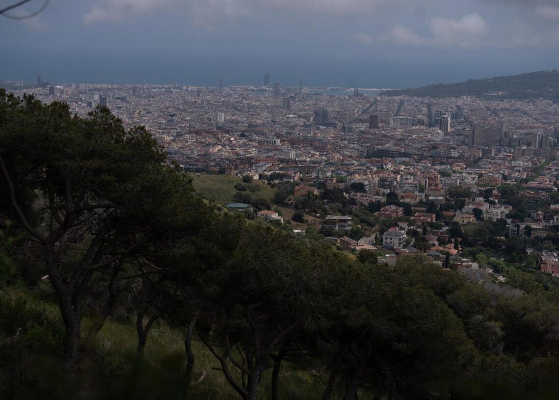 Archivo - Vistas de la ciudad desde el Parc Natural de la Serra de Collserola, a 14 de mayo de 2025, en Barcelona, Catalunya (España).David Zorrakino - Europa Press - Archivo