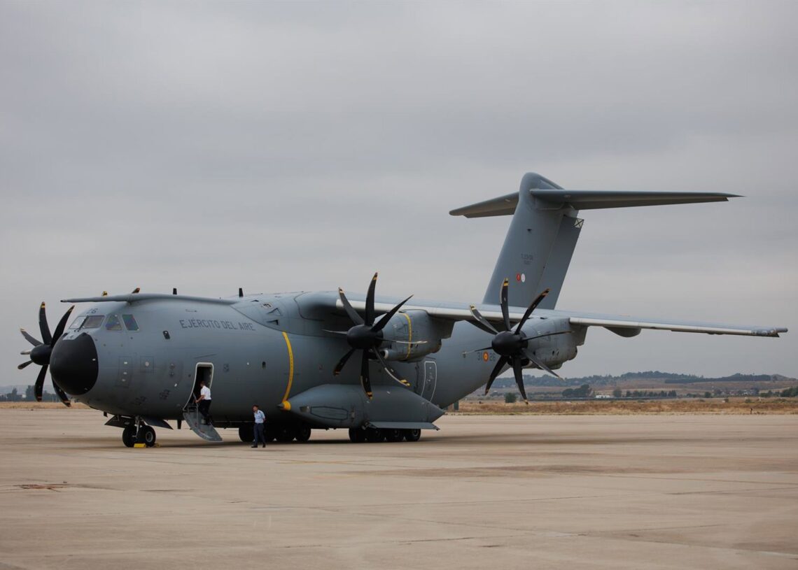 Archivo - Un Airbus A400M durante la presentación del logo que se ha diseñado con motivo del X aniversario de la proclamación del Rey, en la base aérea de Torrejón de Ardoz, a 25 de septiembre de 2024, en Torrejón de Ardoz, Madrid (España). Alejandro Martínez Vélez - Europa Press - Archivo